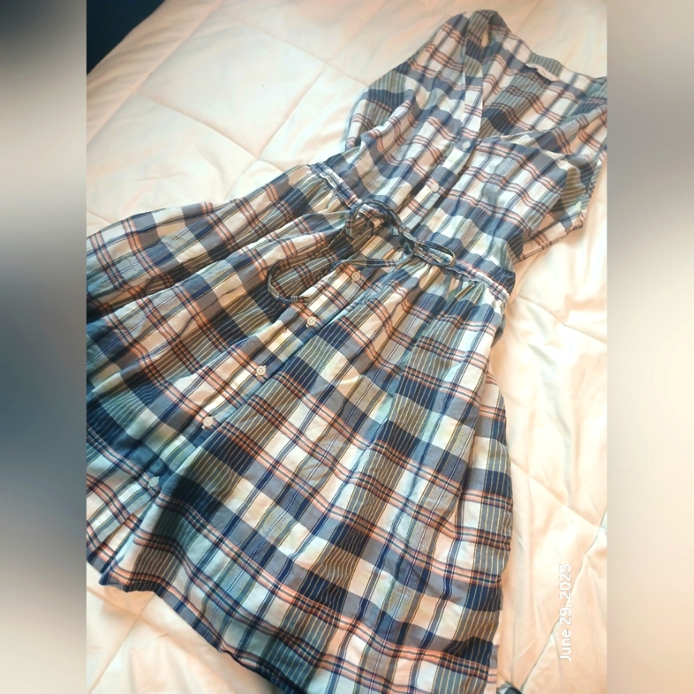 Plaid V-Neck Dress with front tie And Buttons.